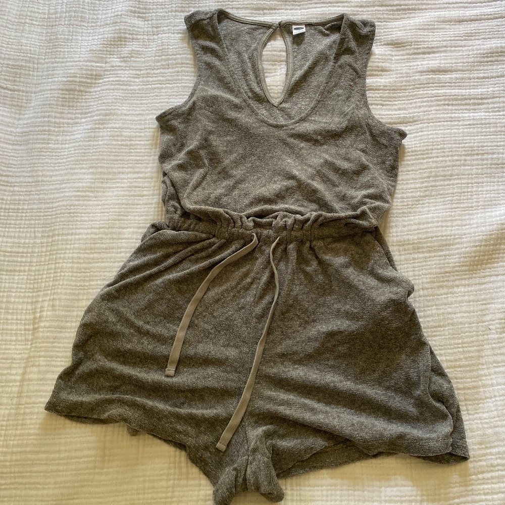 Old navy terry romper size xs